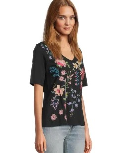 3/4 Sleeve Trapunto V-neck Tee