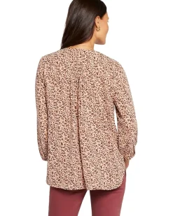 Blouse w/ Pleated Back