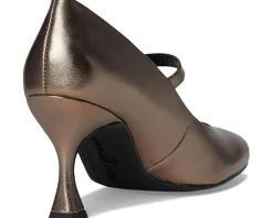 Cassie Heel