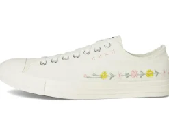 Chuck Taylor All Star Low Top Sneaker