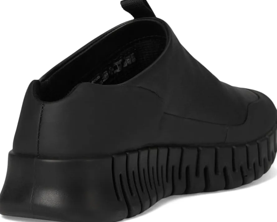 Gruuv Slip-On Sneaker