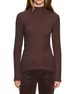 Long Sleeve Mock Essential