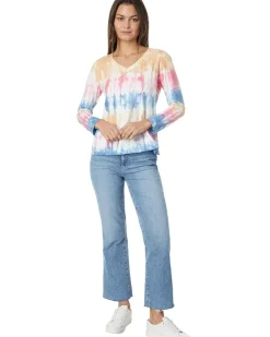 Long Sleeve V-Neck Tee with Curve Hem