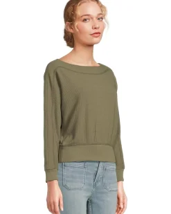 Rib Trim Seamed Top