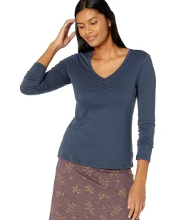 Rose Long Sleeve Tee