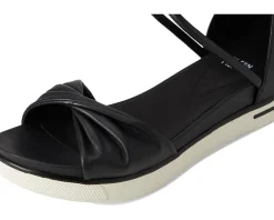 Suvi Sandal