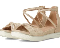 Suvi Sandal