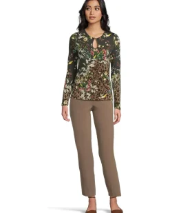 The Janie Favorite Keyhole Top