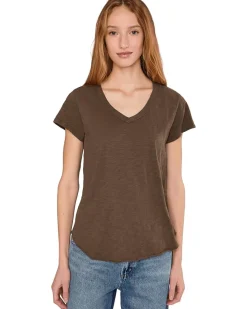 V-neck Short Sleeve Tee With Curved Hem