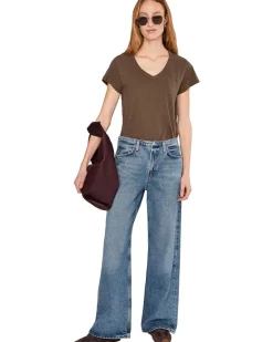 V-neck Short Sleeve Tee With Curved Hem