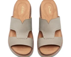 Women's Clarks Arwell Walk