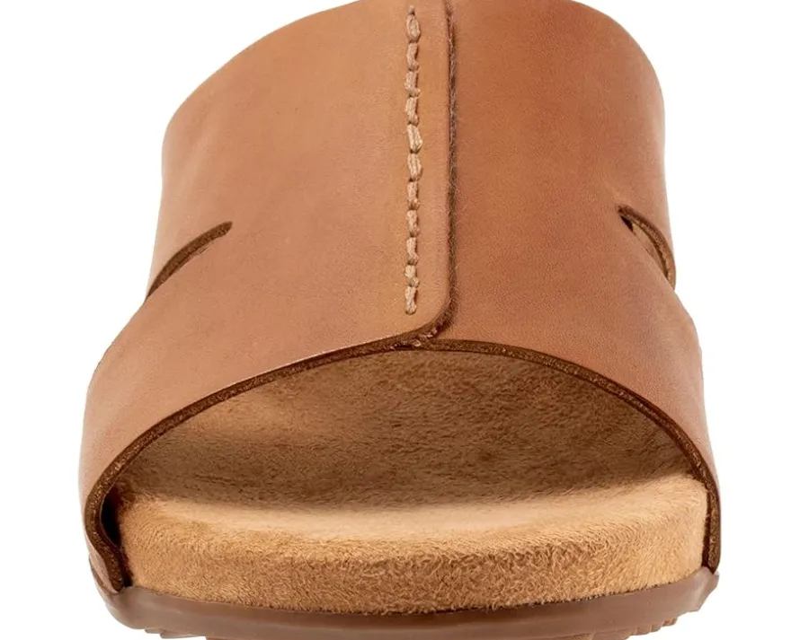 Women's SoftWalk Beverly