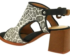 Women's Unity in Diversity Yoko